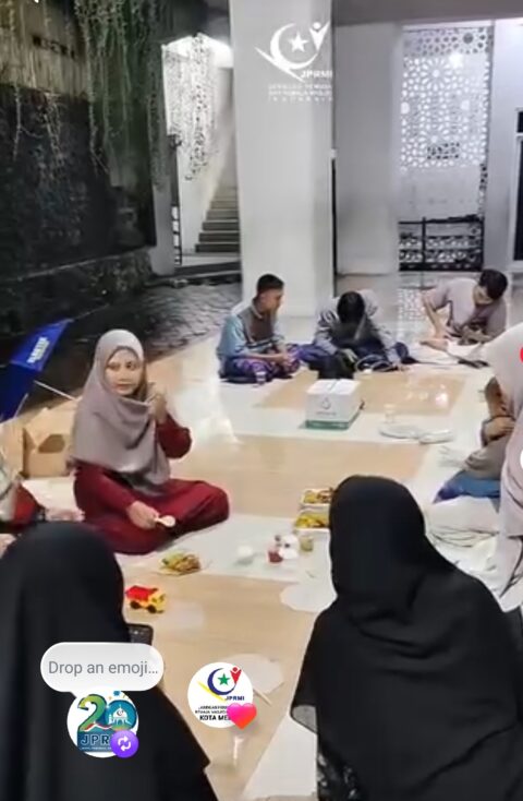 Keseruan Bukber JPRMI Jember: Antara Estetika Unboxing dan Rapat Rahasia! post thumbnail image